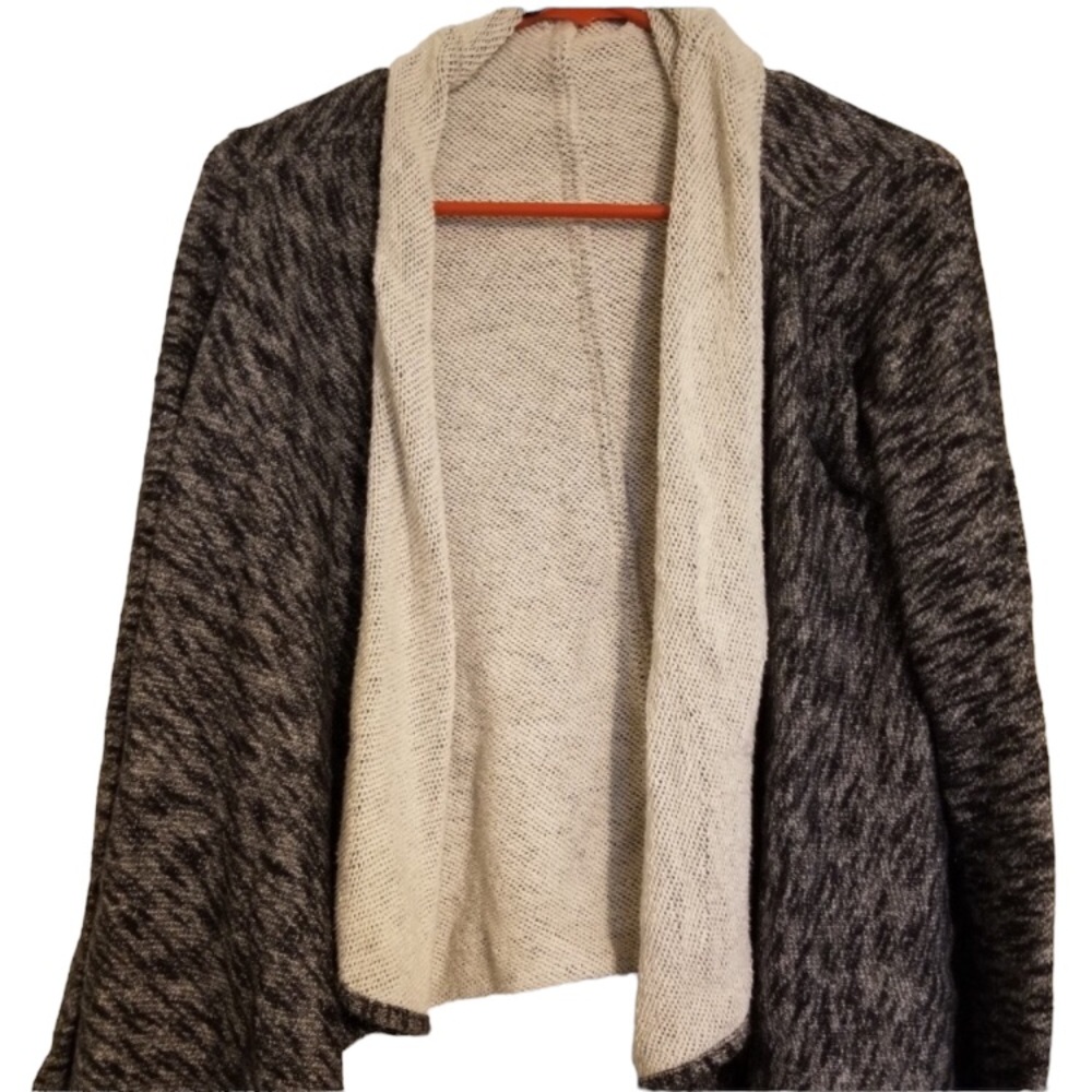 Ark & Co. Gray open shrug sweater with black faux leather piping, Medium